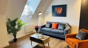 Central Old Town Base 1 & 2BR Apartments - Image 5