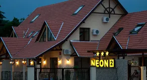 Neon2 - Vendégház - Image 2