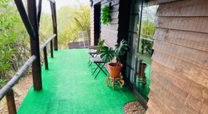 Poolside Holiday Cottage with Fireplace - Image 4