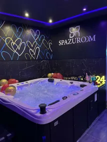 Spazuroom Luxury Suite - Image 3