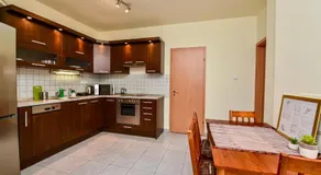 Cappuccino Apartment with Balcony and FREE PARKING - Image 2