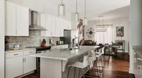 Chic 3BD, Rooftop, Game Room, 10 Min to Broadway, Garage, Ping Pong, Karaoke, Axe Throwing, Shuffleboard, 10 Mins to Broadway, 5 Mins to Five Points, Perfect for Bachelors or Bachelorettes, 24 Hr Hospitality - Image 3