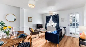 Spacious Bedford House Sleeps 5 Superfast WiFi Free Parking - Image 2