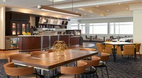 Courtyard by Marriott Ottawa Downtown - Image 3