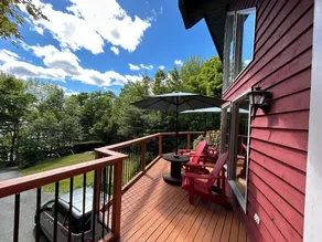 The Burgundy Dream Bed And Breakfast - Image 3
