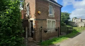 Alum House - Image 4