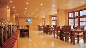 Hotel Satkar Residency - Riverside Old Manali - Image 5