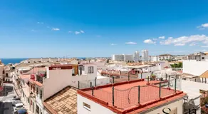 Bright central 2BR Stay Balcony & Sea View - Image 4
