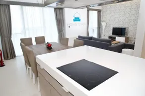 Designer 2br with beautiful terrace - Image 2