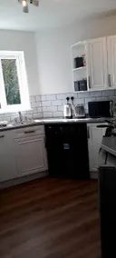 Classic 2 Bedroom Apartment close town Centre - Image 3