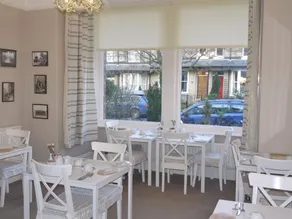 Acorn Lodge Harrogate - Image 4
