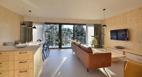 Element Lakeside Apartments - Image 4