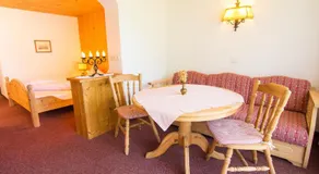 Double room, shower, toilet, balcony - Image 4