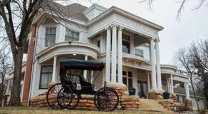 The Rose Cottage at The Carriage House - Image 3