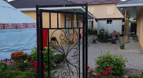 Twin House - Image 4