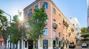 Whome - Brand New Luxury 4-Bed with Riverside Views & AC - Image 3