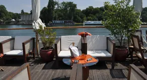 EXIGEHOME-Large houseboat with rooftop and spa near Paris-Céline DION - Image 4