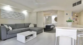 124 French Quarter TABI Hastings Street 2 bedroom walk to the beach - Image 2