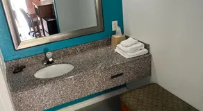 2 Double Beds Hotel Studio 107 - Image 2