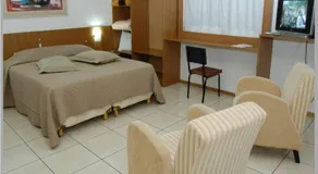 Cometa Plaza Hotel - Image 2