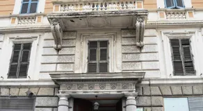 Urban Holiday - Image 3