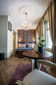 The Hogg House - a city delight for two - Image 3