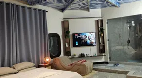 Deluxe Room - Image 3