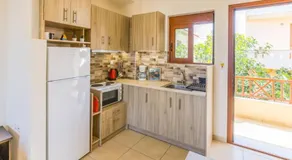 Aloustina Apartments - Image 5