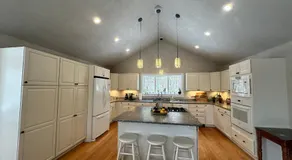 Modern House Family Retreat - Image 3