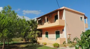 Feakes Apartments - Image 4