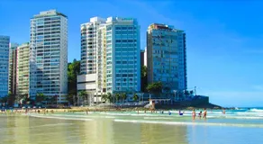 Amplo apt. no Guarujá, à 50m da Praia, com 2 vaga - Image 4