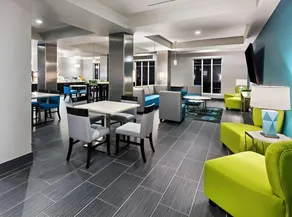 Holiday Inn Express & Suites Killeen - Fort Hood Area by IHG - Image 4