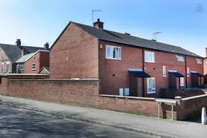 Garden house Self contained Annexe - Image 3
