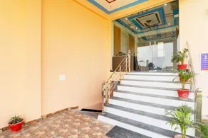 Hotel O Regalia Palace and Lawn - Image 4