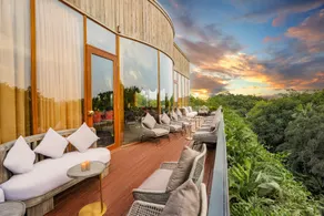 An Lam Retreats Saigon River - Image 4