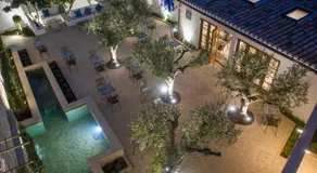 Eleven, Boutique luxury house & garden - Image 4