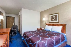 Super 8 Delmont - Image 2