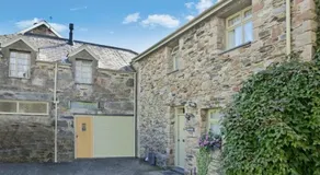 Coach House - Image 3