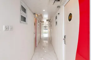 Urbanview Hotel Kota Tua Jakarta - Image 4