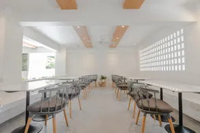 Hi Season Hotel - Image 3