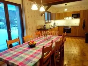 Cozy Chalet Escape in the Alps - Image 4
