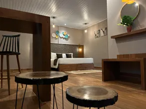 Misty Courtyard Resort - Image 2