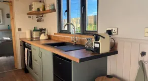 Bramley Shepherds Hut - Whimple - Image 5