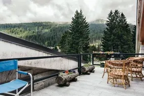CENTRAL WOODEN CHALET WITH FOREST VIEW - Image 5