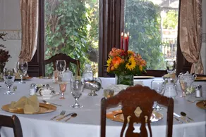 Carleton House Bed and Breakfast - Image 2