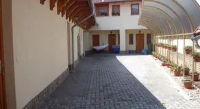 Sasi Apartmanház - Image 5