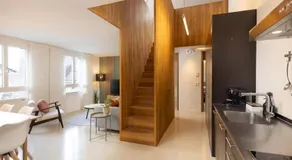 STAYY WarmWood Maisonette Premium Family and Business Suite - 24h Self Check-in - free Parking - 25' City Center - Image 4