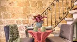 Jade - Stylish Zabbar Hideaway - Image 4