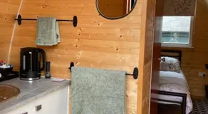 Arch Pod & Hot Tub - Image 5