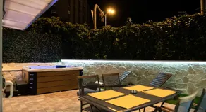 Apartment Pebbles - With Jacuzzi - Image 4